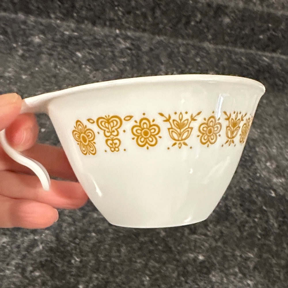 Corelle Vintage Butterfly Gold Hook Handle Cups and Saucers - Picture 9 of 16
